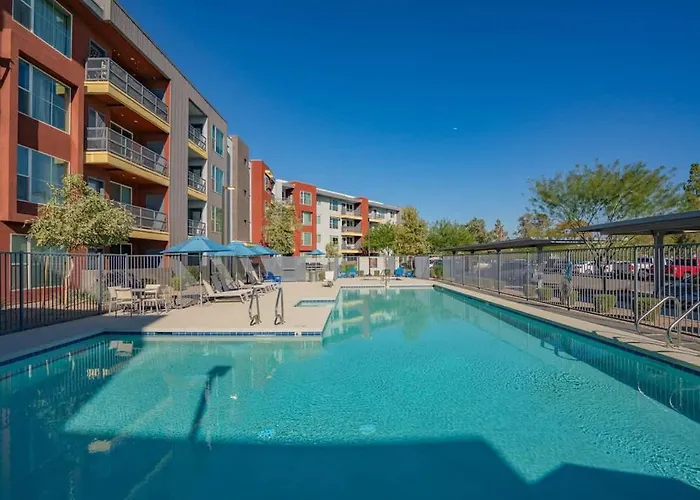 Apartment Prime Location With Balcony Pool Gym Wd Parking Tempe